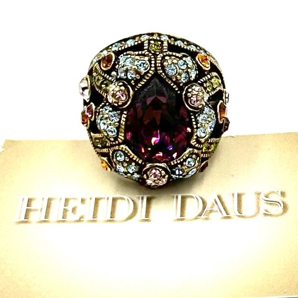 Heidi Daus Confection Statement Ring Size 7 Amethyst Swarovski Crystal Cocktail - Picture 4 of 11